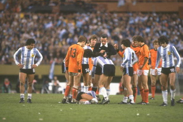 Argentina x Holanda: Generais e papelitos