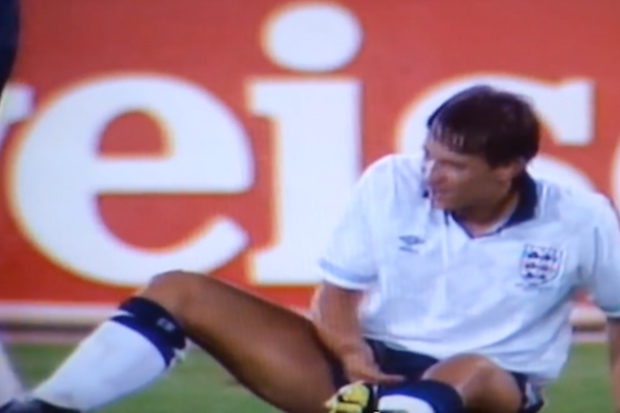 Lineker contra a Irlanda: O acidente no relvado