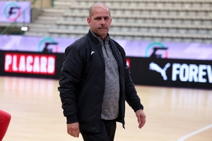 Ricardo Lobo abandona comando tcnico do Ferreira do Zzere no final da temporada